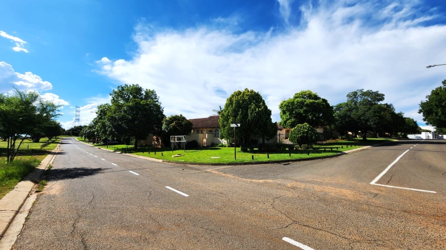 2 Bedroom Property for Sale in Heuwelsig Free State